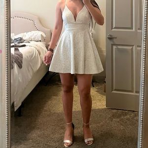 Windsor dress xs pearl color brand new with tags